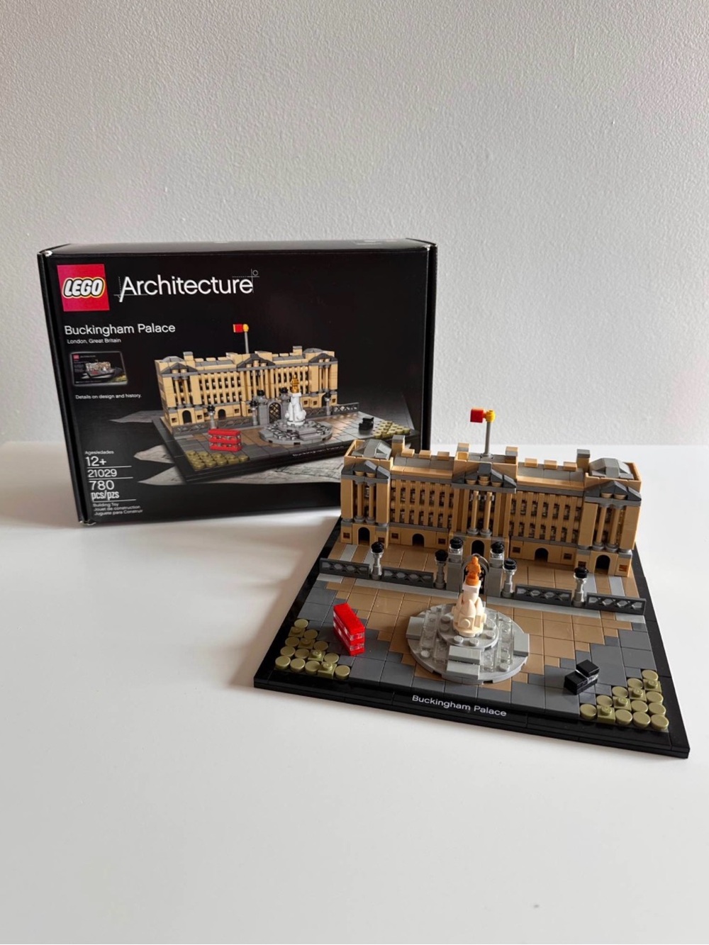 LEGO Architecture Buckingham Palace, retired set